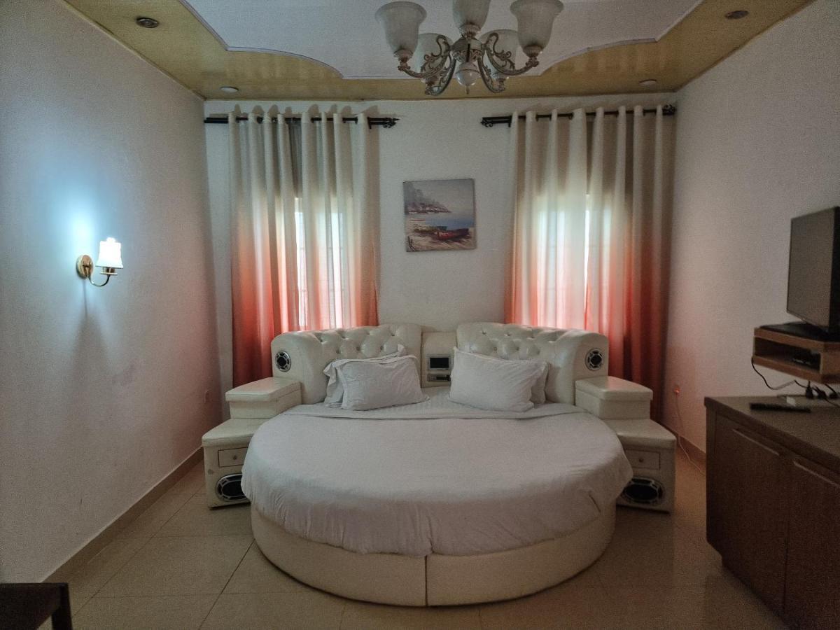 Kings Empire Hotel Фрийтаун Екстериор снимка